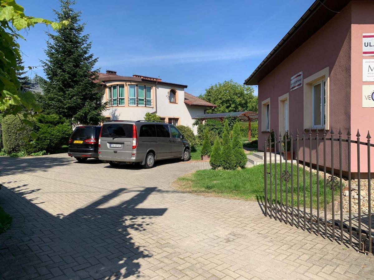 Medison Family Boutique B&B Kielce Extérieur photo